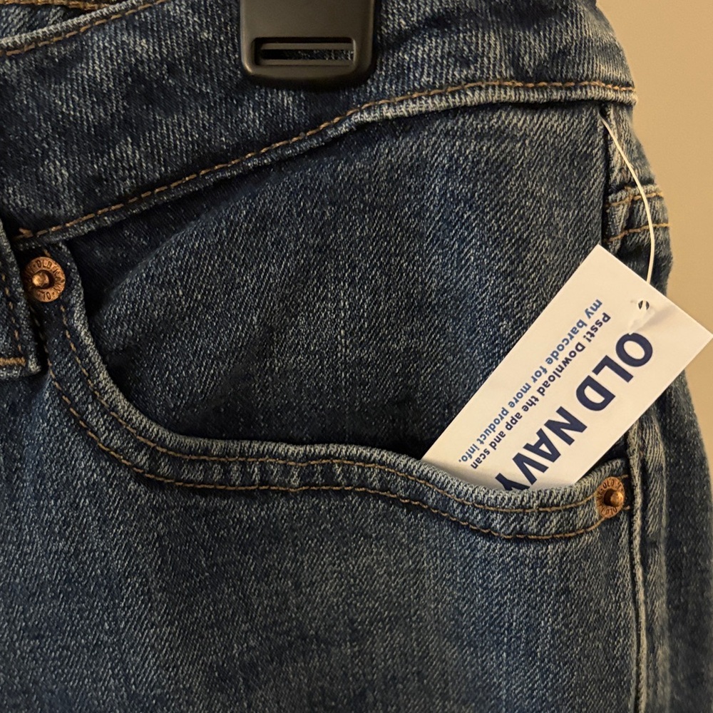 Old Navy Extra High Rise Straight Secret Smooth Pockets - Picture 8 of 15